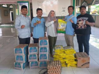 Pasca Bencana Banjir, DPD KNPI Langsa Distribusi Bantuan Sembako