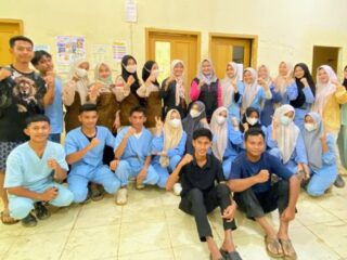 Kepedulian Dosen dan Mahasiswa Poltekkes Kemenkes Aceh Jadi Harapan Pemulihan Layanan Kesehatan di RSUD Muda Sedia Aceh Tamiang
