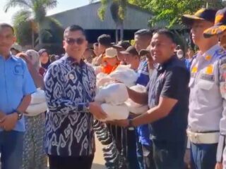 Apresiasi Petugas Pemulihan Pascabencana, Wali Kota Langsa Salurkan Bantuan Pangan