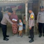 Jum’at Berkah di Ramadan, Polsek Manyak Payed Salurkan Bantuan Sembako dari Kapolri untuk Warga Kurang Mampu