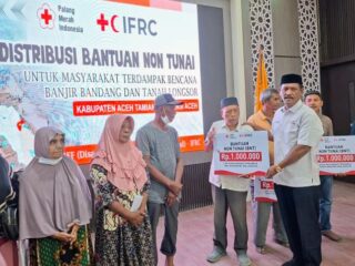 PMI Distribusi Bantuan Non Tunai Satu Juta untuk 2.306 KK Terdampak Banjir Bandang dan Tanah Longsor di Aceh Tamiang