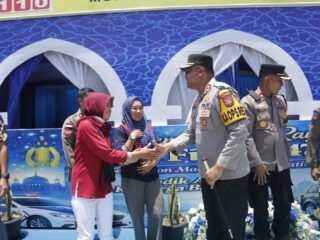 Kapolres Kampar Tinjau Langsung Posko Mudik, Pastikan Kesiapan Personel dan Distribusikan Takjil di Gerbang Tol Sungai Pinang