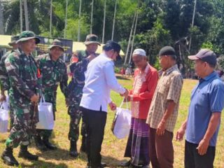 Pengobatan Massal, Bagi Sembako Gratis dan Pasar Murah Warnai Pembukaan TMMD ke-128 Kodim 0104 Aceh Timur 