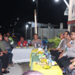 Dalam Kesibukan, Kapolres Kampar Sempatkan Waktu Silaturahmi Ke Warga, Beri Bantuan Dan Bibit Pohon Untuk Pos Satkamling