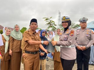 Satlantas Polres Kampar Gelar Police Goes To School di SMKN 1 Kuok, Sosialisasi Keselamatan Lalu Lintas dan Green Policing