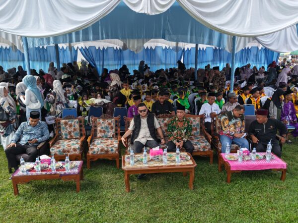 Pebriyan Winaldi Hadiri Wisuda Santri MDTA se-Kecamatan Kampa Guru dan Masyarakat Doakan Jadi Pemimpin Masa Depan Kampar