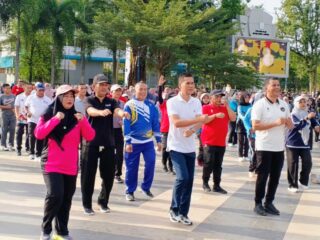 Sekda Aceh Senam Sehat di Car Free Day Kota Langsa 