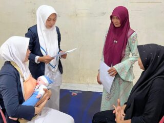 Kolaborasi Dosen, Mahasiswa, dan Bidan Desa Perkuat Pencegahan Stunting melalui Pendampingan Laktasi