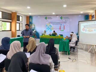 Dosen Poltekkes Kemenkes Aceh Latih Kader Manfaatkan Aplikasi E-LAN untuk Edukasi Diabetes Melitus di Gampong Karang Anyar