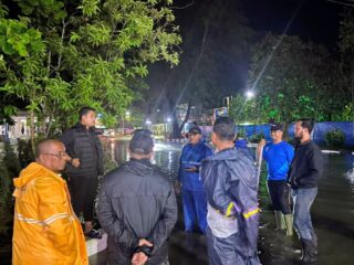 Tinjau Genangan Air Pascahujan, Wali Kota Langsa Instruksikan OPD Sigap Tangani Titik Banjir