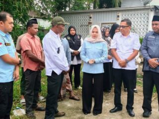 Pemko Langsa Gerak Cepat, Korban Kebakaran Batee Puteh Terima Bantuan Masa Panik