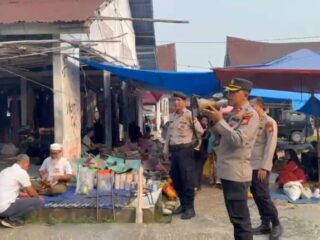 Pasar Tradisional Petapahan Jadi Sasaran Sosialisasi Karhutla, Kapolsek Tapung: Patuhi Maklumat Kapolda Riau, Jangan Membakar Lahan!