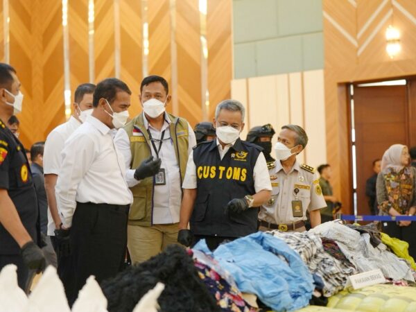 Bea Cukai Tindak Impor Ilegal Rp27,339 Miliar