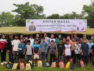Rangkain HUT TNI ke-81, PT CMN Hadirkan Senyum dan Layanan Kesehatan Gratis di Tengah Gerimis