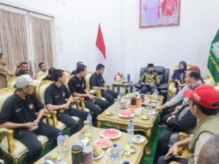 Bupati Aceh Timur Sambut 13 Nelayan